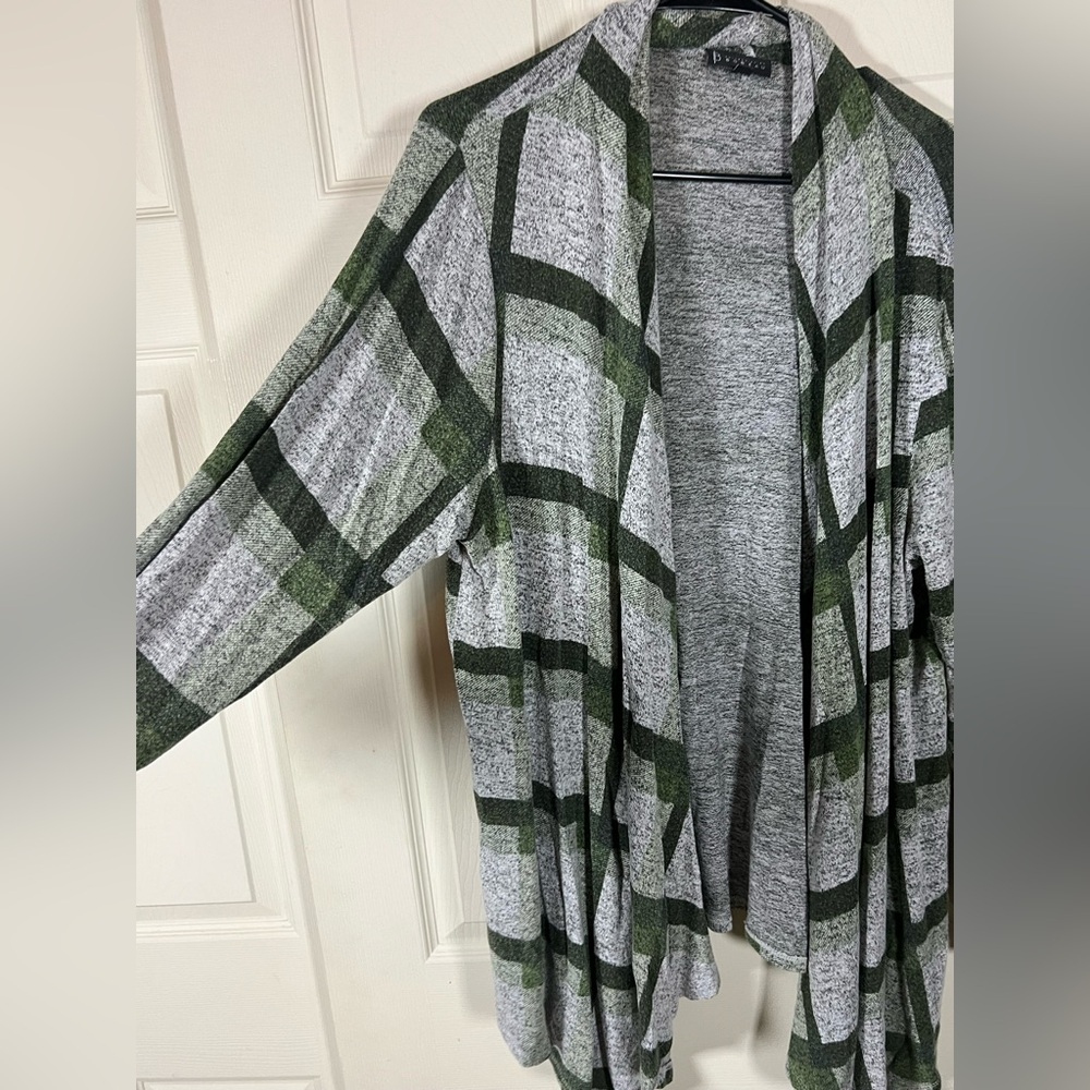 Bobeau Gray and Green Plaid Open Front Cardigan, 1X - Picture 2 of 5